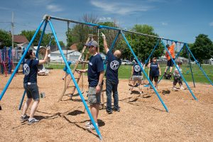 kiwanis-volunteers-playground